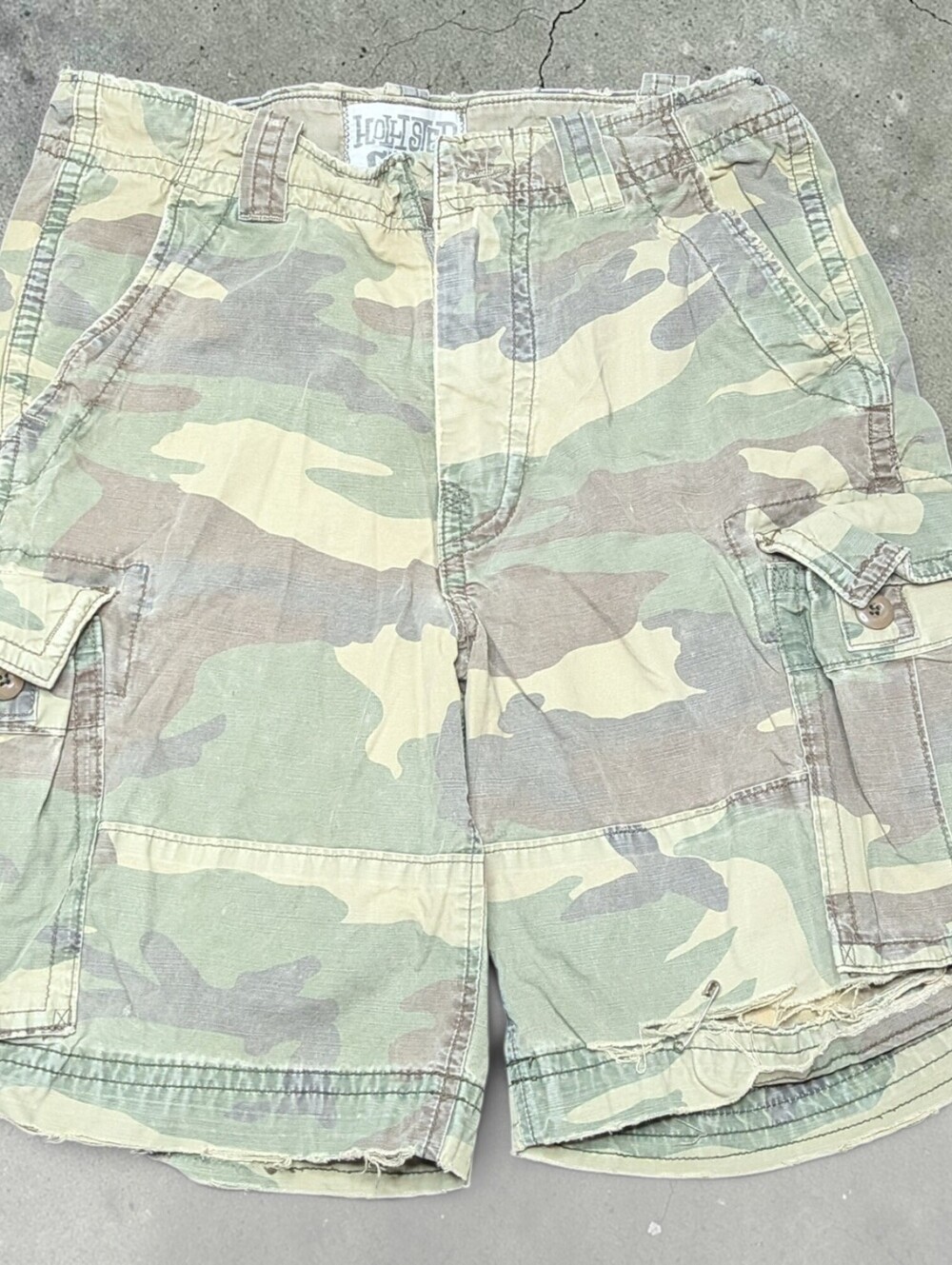 Vintage Y2K Baggy Cargo Shorts Hollister Size 32W Army Camo 2000s Skater Core